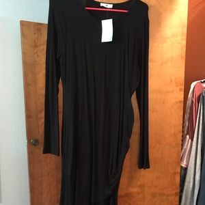 Black Pella Dress ;; sexy & flattering
